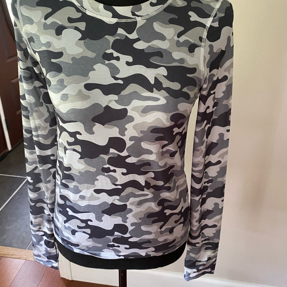 NWT Spiritual Gangster Camo active top - Picture 3 of 9
